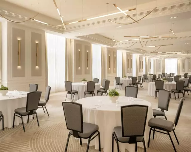 Hotels: The St. Regis Toronto 11