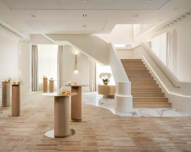 Hotels: The St. Regis Toronto 10