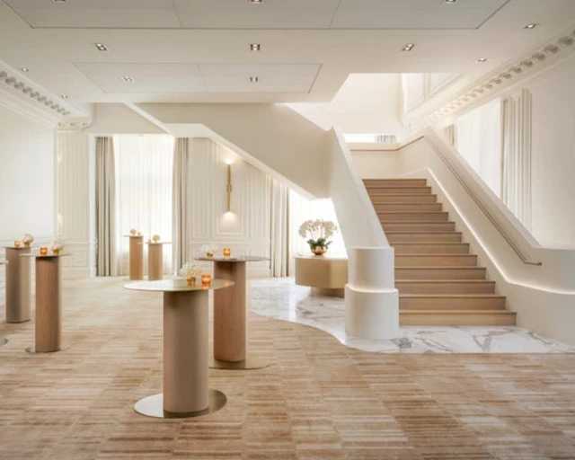 Hotels: The St. Regis Toronto 2
