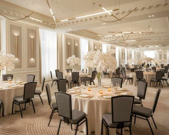 Hotels: The St. Regis Toronto 1
