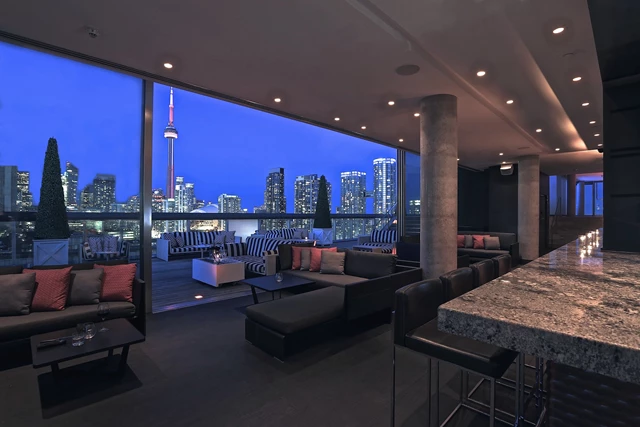 Thompson Toronto, Toronto