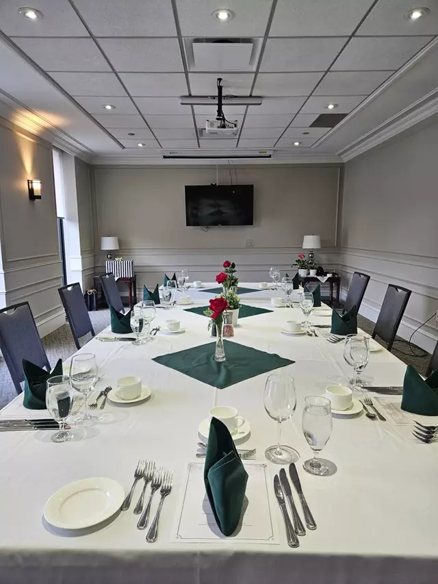Golf & Country Clubs: Thornhill Golf & Country Club 3