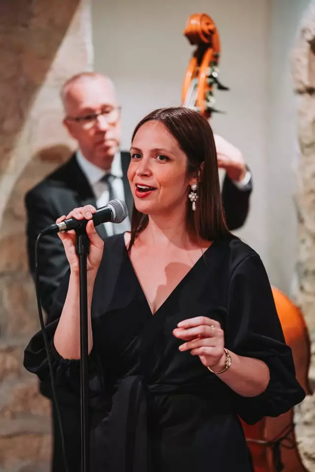 Live Music & Bands: Tiffany Jazz Trio 3