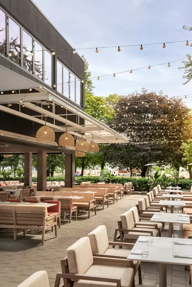 Restaurants: Toronto Beach Club 3