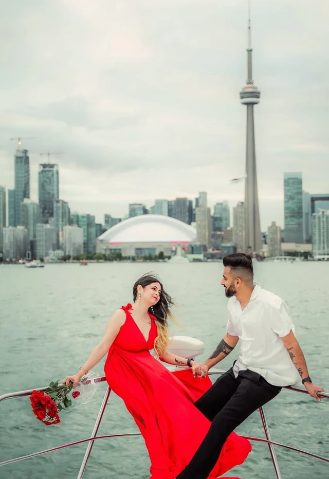 Cruise Ship/Yachts: Toronto Breeze 6