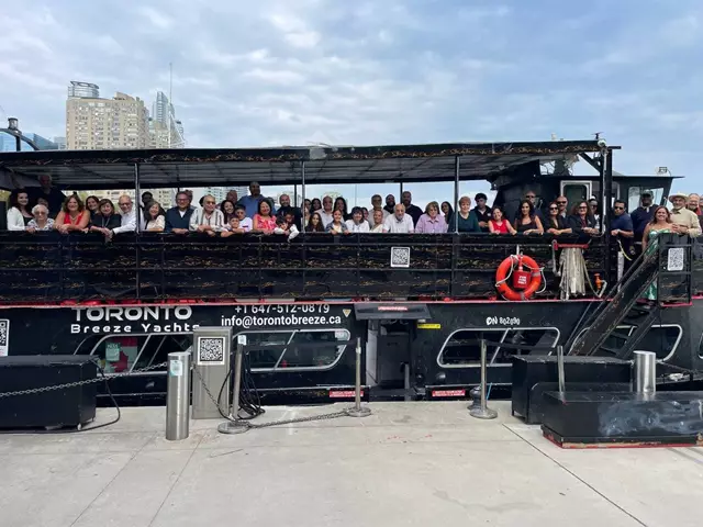 Cruise Ship/Yachts: Toronto Breeze 4