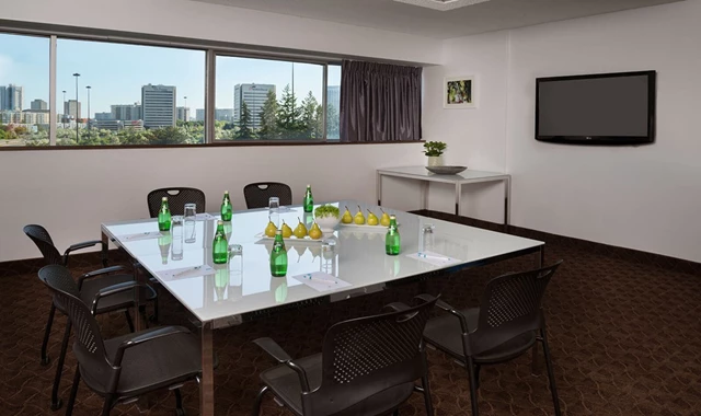 Toronto Don Valley Hotel and Suites, Toronto