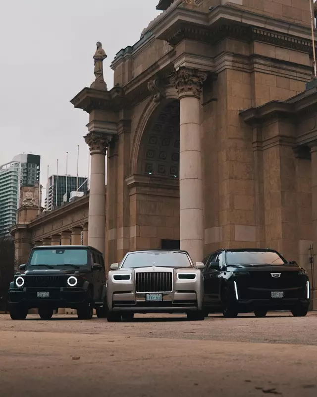 Limousines: Toronto Limo Rentals 5