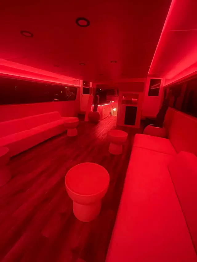 Cruise Ship/Yachts: Toronto Yachts 14