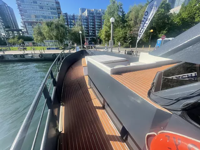 Cruise Ship/Yachts: Toronto Yachts 2