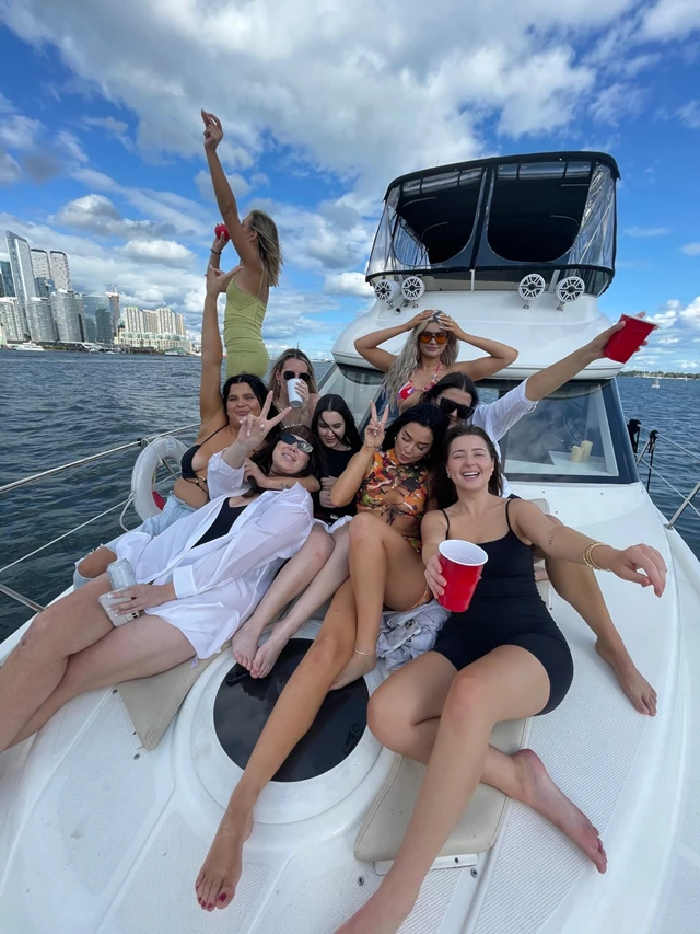 Cruise Ship/Yachts: Toronto Yachts 5