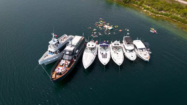 Cruise Ship/Yachts: Toronto Yachts 5