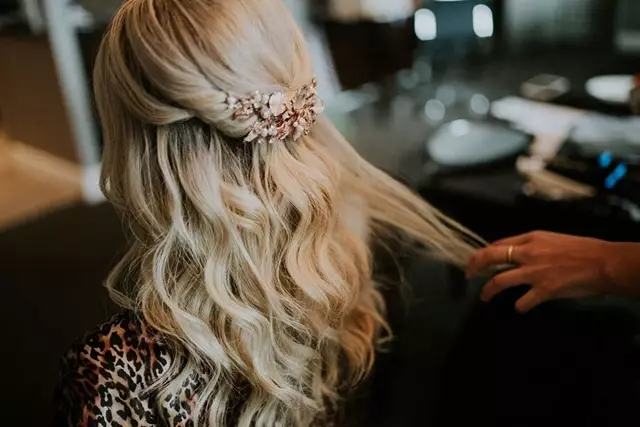 Hair & Makeup: Uno Jo Bridal Hair 1