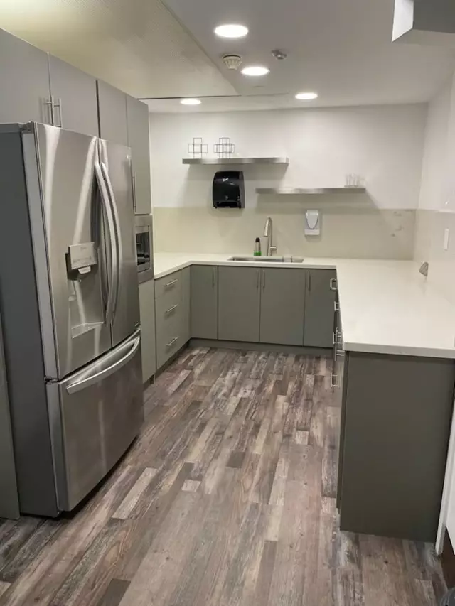 Galleries/Museums: Varley Art Gallery 19