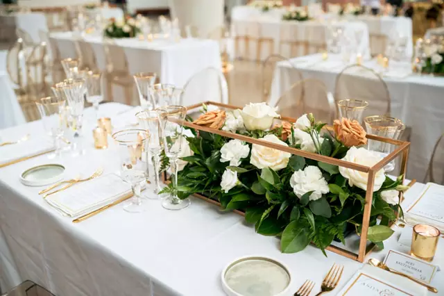 Wedding Planners: Velvet Bordeaux Events 7