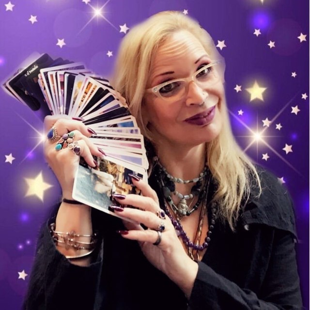 Entertainment: Violet Moon Magic 1