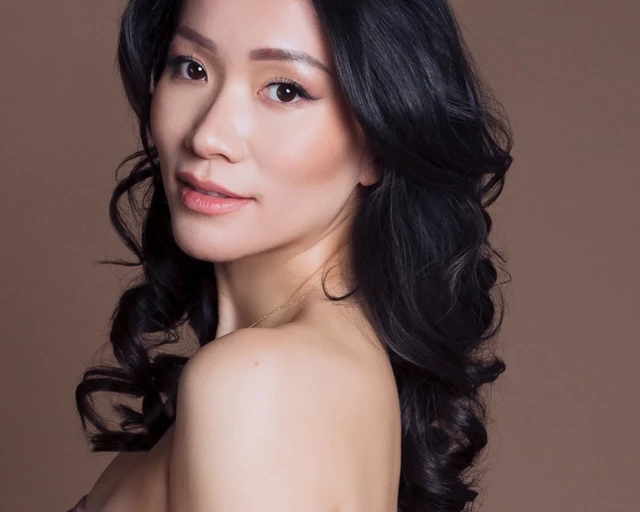 Hair & Makeup: WMakeupToronto 5