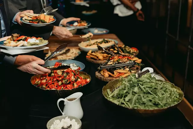 Restaurants: Walrus Pub & Beer Hall 6