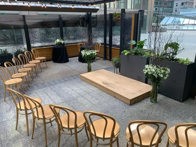 Restaurants: Walrus Pub & Beer Hall 8