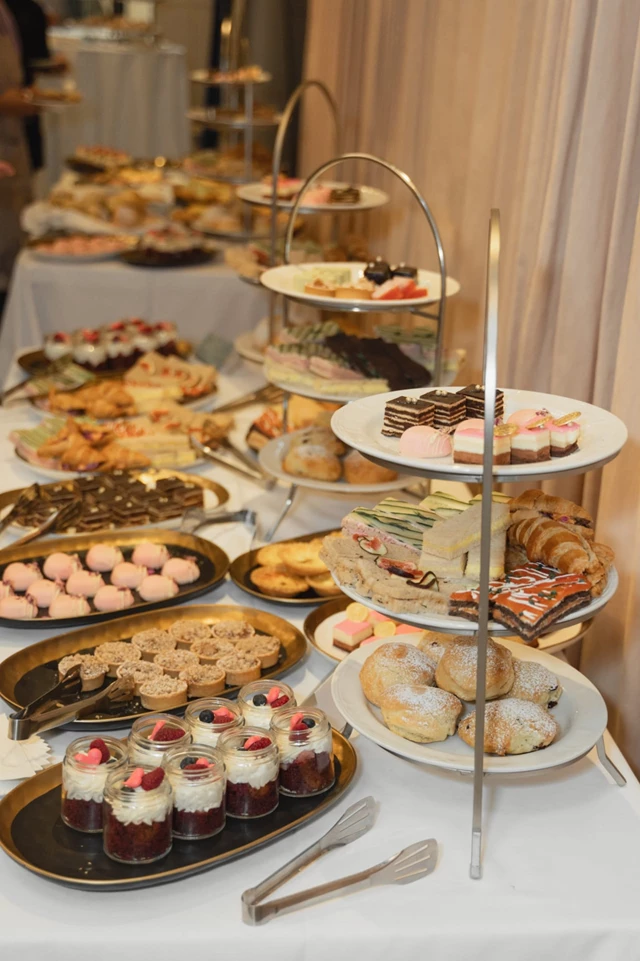 Hotels: Windsor Arms Hotel 3