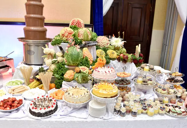 Banquet Halls: Woodbine Banquet and Hotel 3