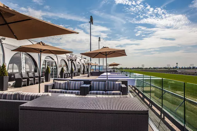 Entertainment Venues: Woodbine Racetrack 4