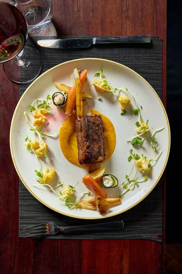 Restaurants: Woods Restaurant 16