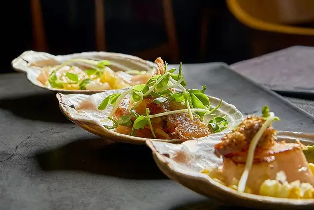 Restaurants: Woods Restaurant 14