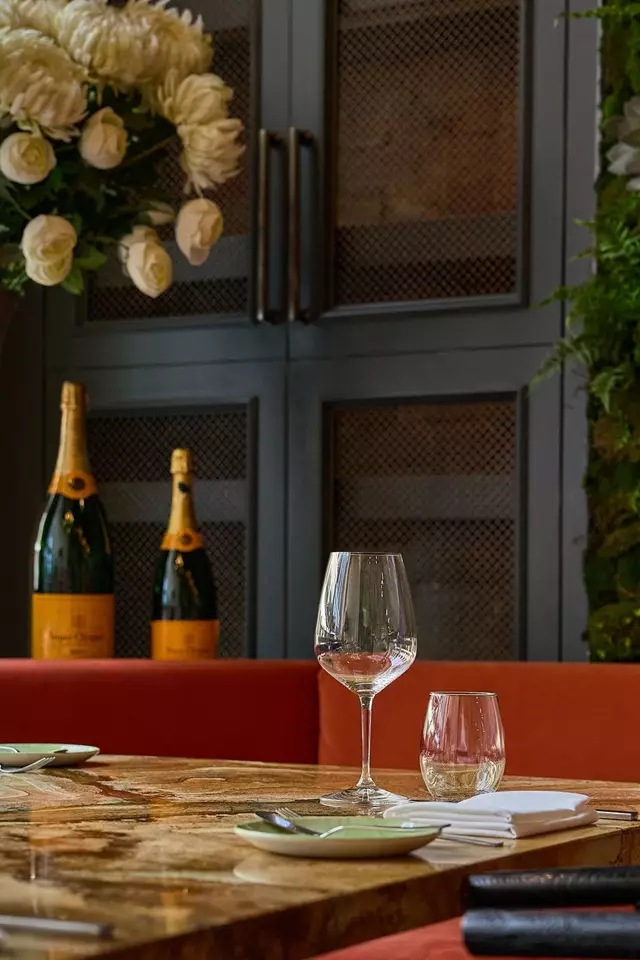 Restaurants: Woods Restaurant 12