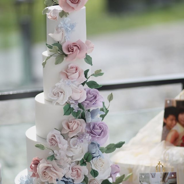 Wedding Cakes: Yue's Cake Boutique 1