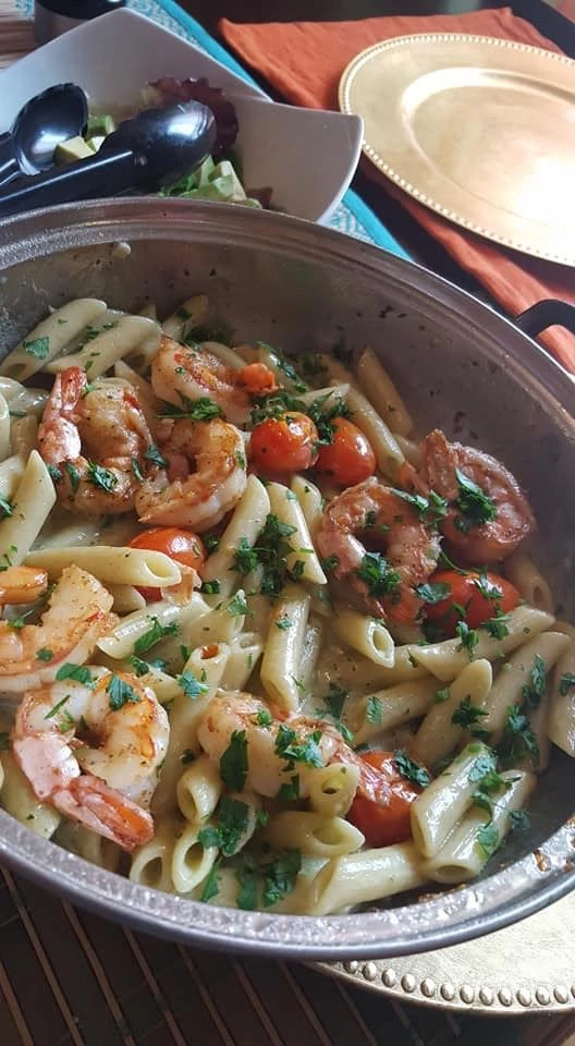 Penne shrimp pasta with tomatoes