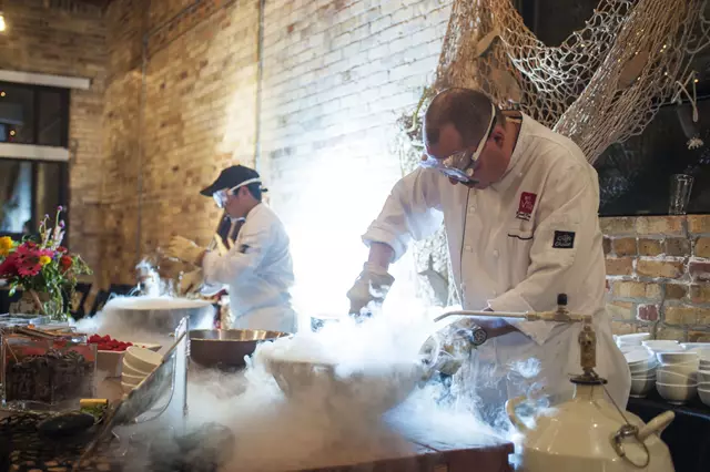 Full Service Caterers: en Ville Event Design and Catering 14